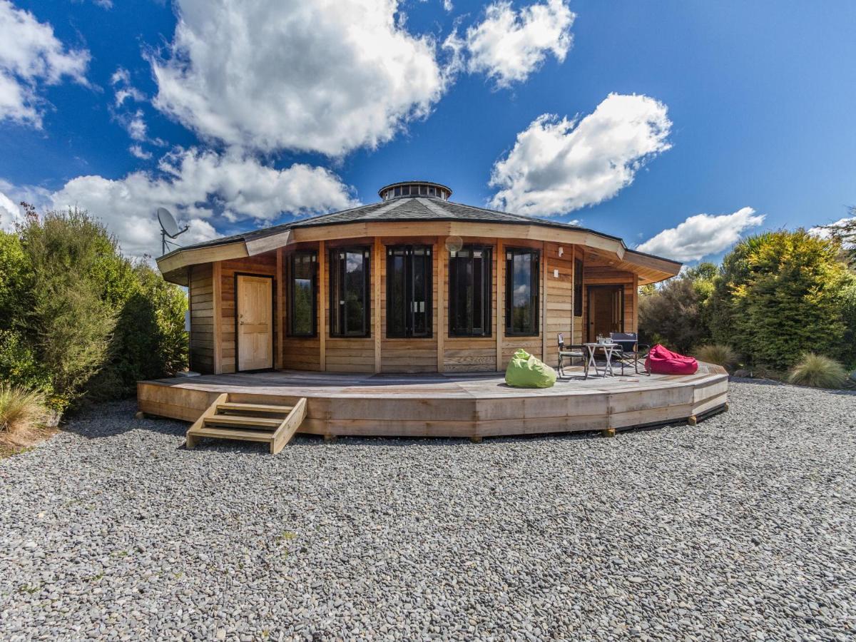 The Snowglobe - Ohakune Modern Yurt Style Chalet Екстериор снимка