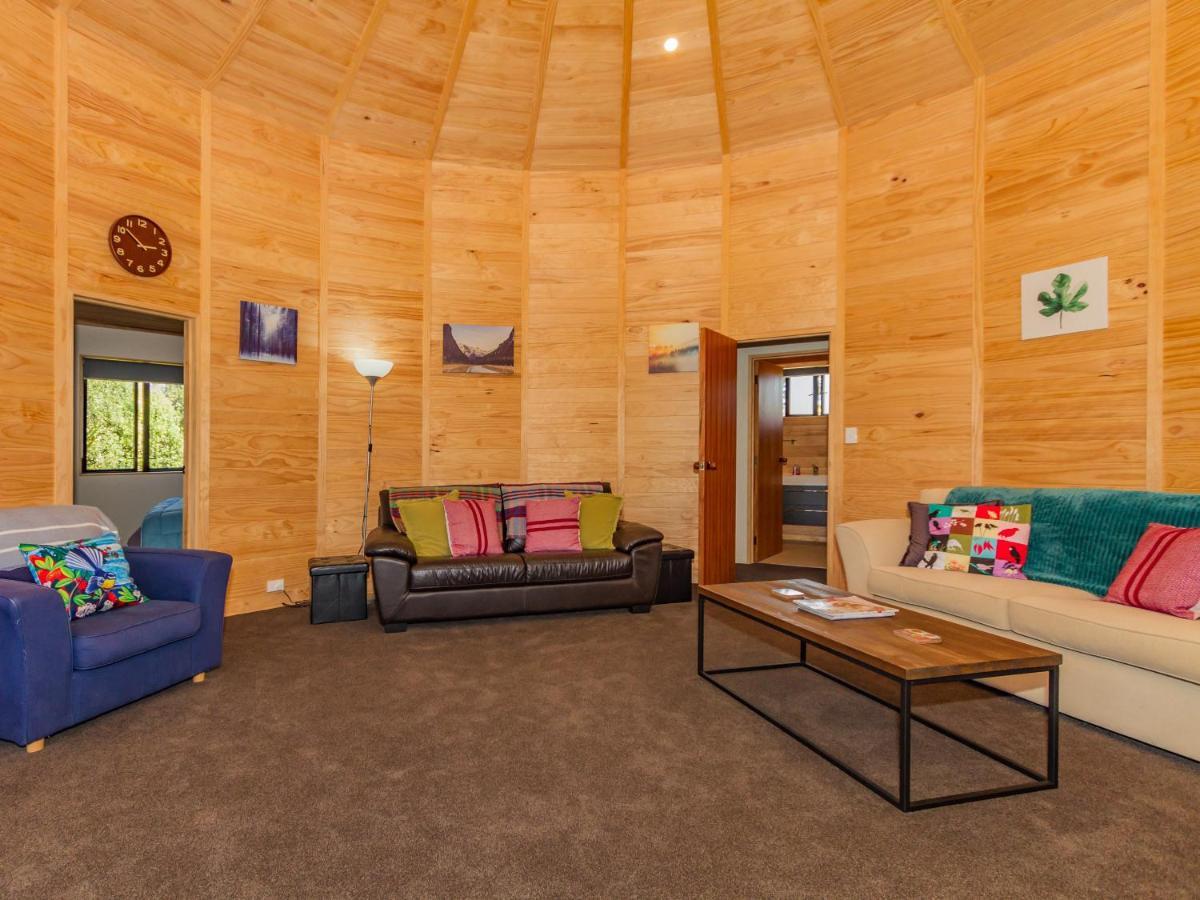 The Snowglobe - Ohakune Modern Yurt Style Chalet Екстериор снимка