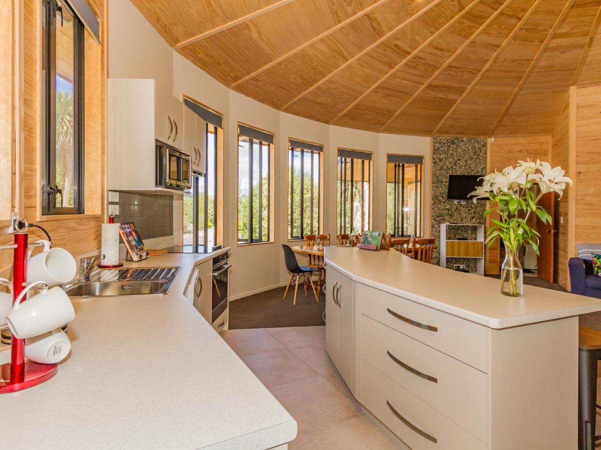 The Snowglobe - Ohakune Modern Yurt Style Chalet Екстериор снимка