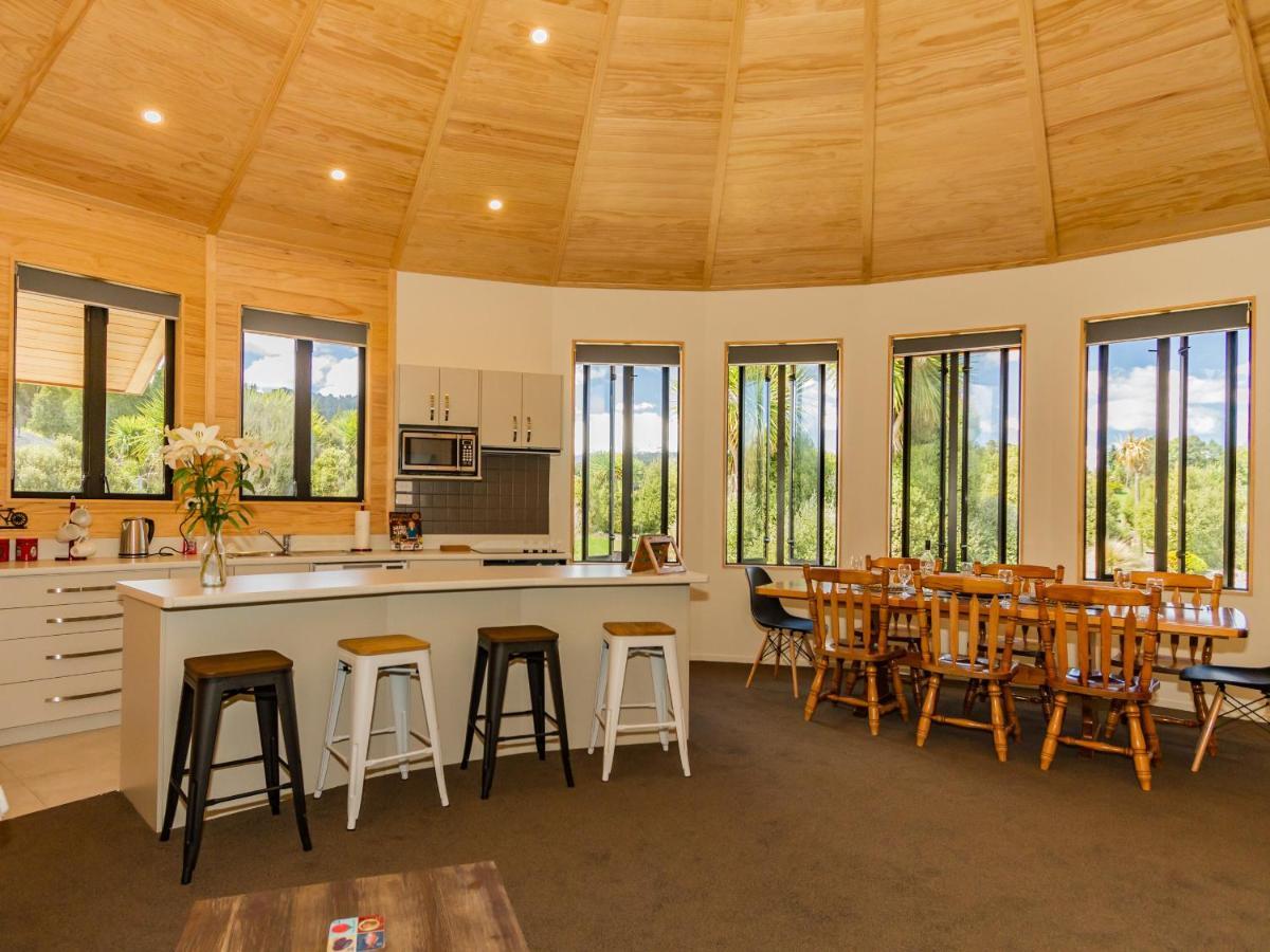 The Snowglobe - Ohakune Modern Yurt Style Chalet Екстериор снимка